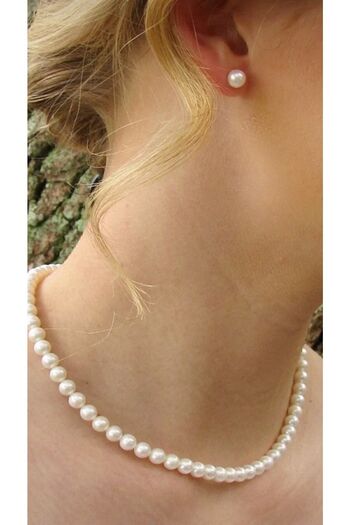 Gizemli Aksesuar Women's Pearl Necklace and Earring Set