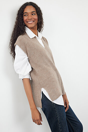 Trendyol Collection V-Neck Side Slit Mink Knitwear Sweater - Twoaw25Sv00010