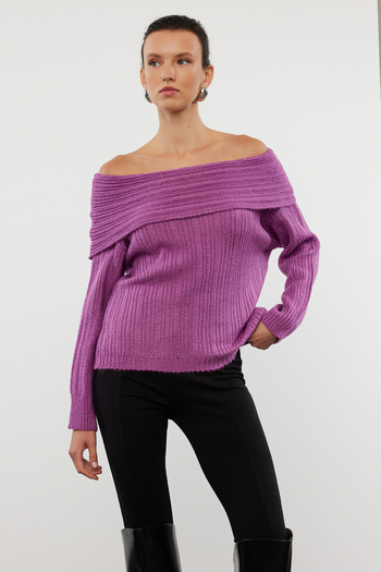 Trendyol Collection Pulover din tricot cu guler Carmen cu textura moale prune TWOAW25KZ00076