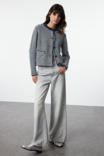 Trendyol Collection Indigo Knitwear Cardigan - vzhled žinylkové bundy, Twoaw25Hi00035