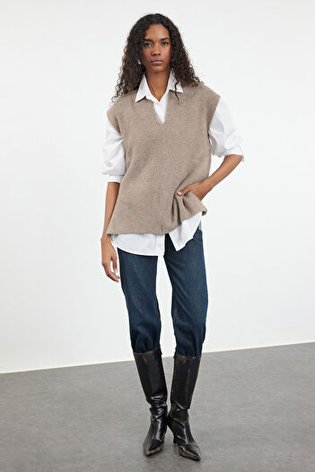 Trendyol Collection V-Neck Side Slit Mink Knitwear Sweater - Twoaw25Sv00010