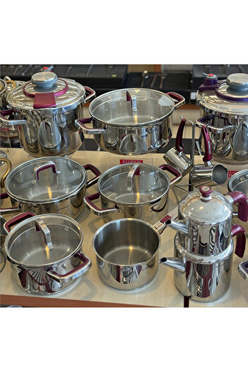 Schafer Claret Red Compact 18 Piece Steel Pot Dowry Set