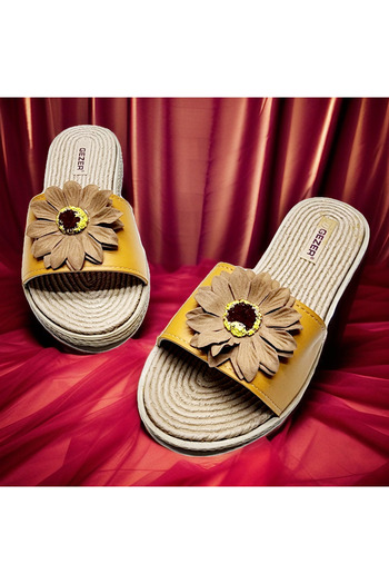 GEZER Straw Look Daisy Detailed Daily Home and Outdoor Slippers