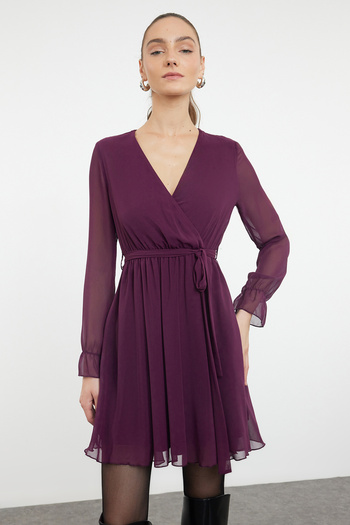 Trendyol Collection Śliwkowa sukienka z paskiem i podwójnymi piersiami TWOAW20EL0789