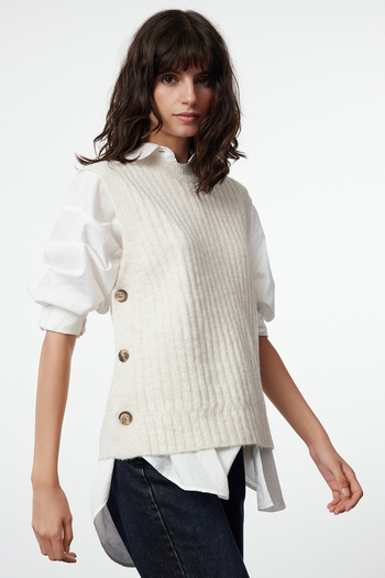Trendyol Collection Beige Fitted Knitwear Sweater - Side Buttons, Soft Texture Twoaw25Sv00022