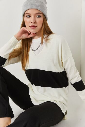 armonika Women's Ecru V-Neck Two-Tone Short Front Long Back Sweater ARM-18K012042