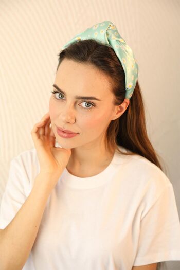 Modex Green Daisy Patterned Crown