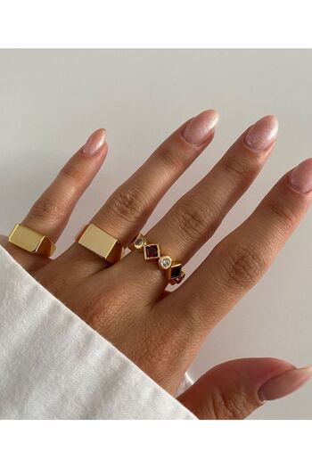 ringbox Renkli Taşlı Gold Baklava Model Yüzük