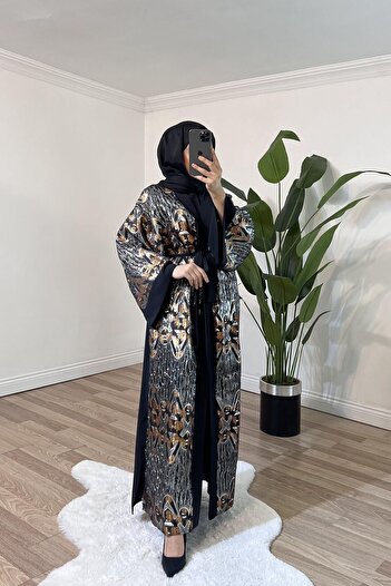 Sawosh Design Crystal Embroidered Kimono BLACK