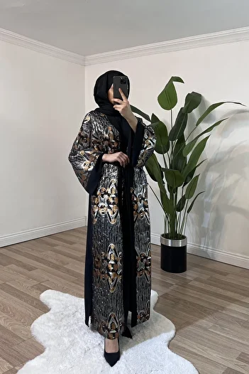 Sawosh Design Crystal Embroidered Kimono BLACK
