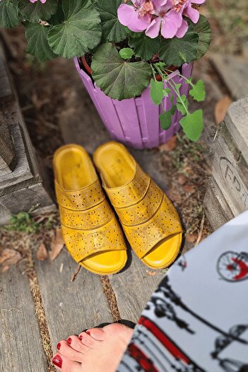 İNZE AYAKKABI Fountain - Yellow Laser Genuine Leather Slippers