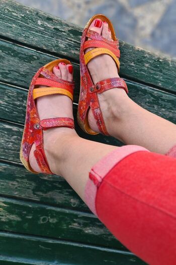 İNZE AYAKKABI Alanya- Red Floral Genuine Leather Sandals