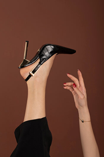 AYAKKABI PRENSİ Jade Buckle Detailed Black Crocodile Black 10 cm Women's Stiletto, High Heels