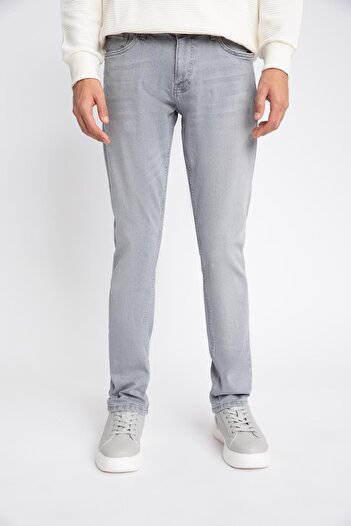 DeFacto Pedro Slim Fit Narrow Fit Regular Waist Narrow Leg Jean Trousers B3103ax23au
