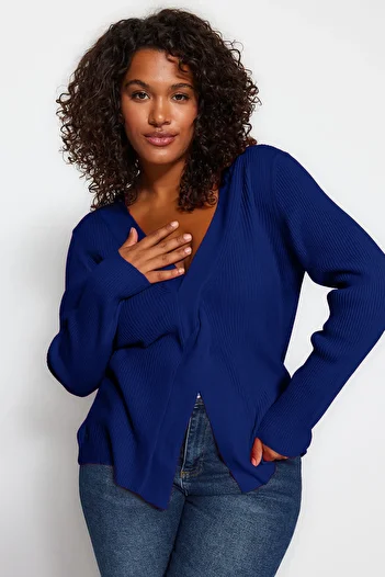 Trendyol Curve V-Neck Knitwear Sweater - Knot Detail on the Front, Saks TBBAW24AN00101