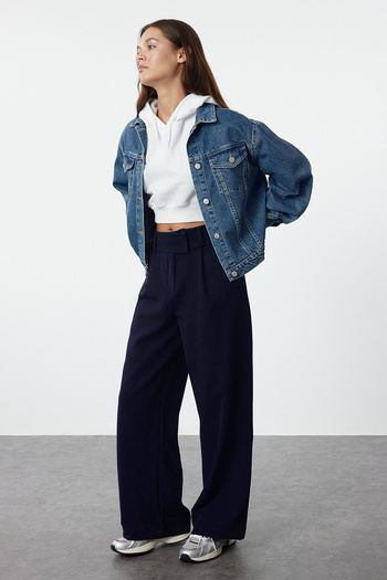 Trendyol Collection Sötétkék egyenes szabású szőtt szövet nadrág - derékrészlet TWOAW25PL00038
