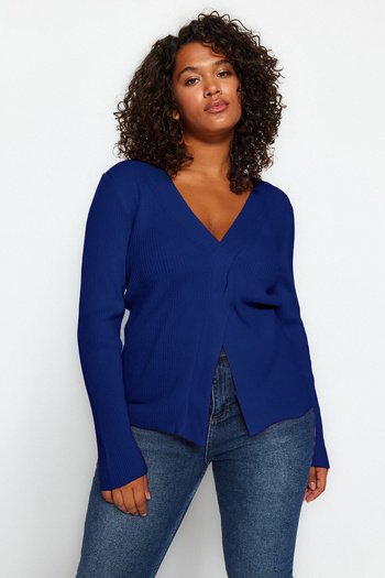 Trendyol Curve V-Neck Knitwear Sweater - Knot Detail on the Front, Saks TBBAW24AN00101