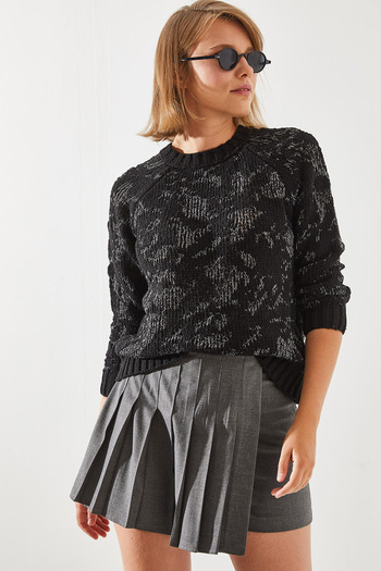 Bianco Lucci Knitwear Women's Sweater - 20246178 Model
