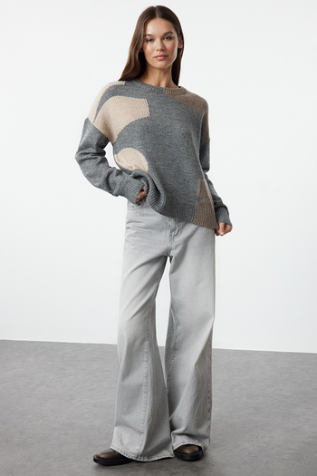 Trendyol Collection Wide Fit - Pulover din tricotaje antracit blocat de culoare TWOAW25KZ00003