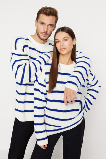 Trendyol Collection Pulover supradimensionat din tricotaj cu dungi Saks - Decolteu triplu TMNAW23KZ00285