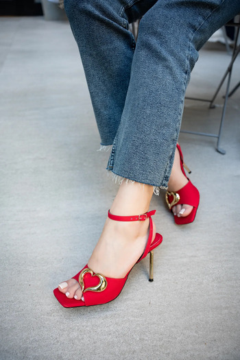 LAMİNTA Sweety Red Buckle and Heart Detailed Ankle Lace Up Women's Heeled Shoes