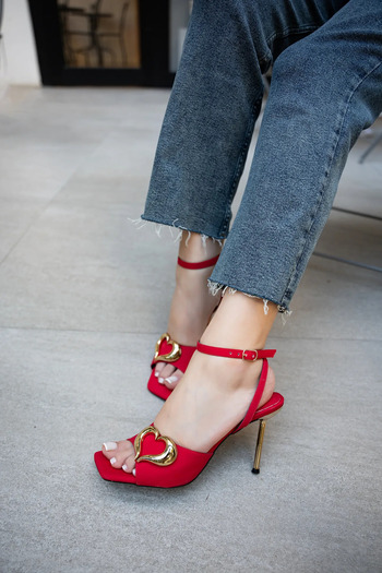 LAMİNTA Sweety Red Buckle and Heart Detailed Ankle Lace Up Women's Heeled Shoes