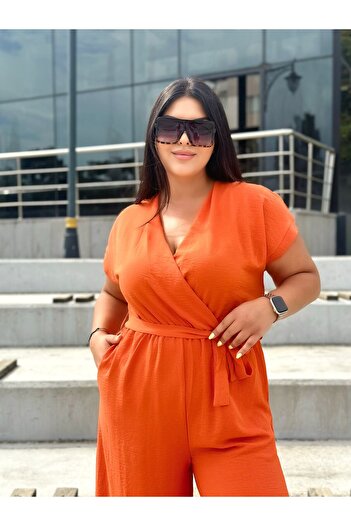 Ferdanur Başaran Büyük Beden V Yaka Kuşaklı Ayrobin Kumaş Tulum