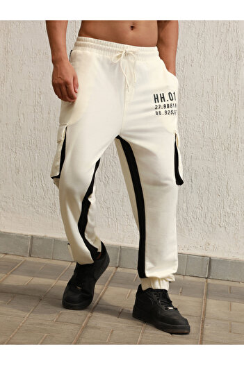 Hubberholme By Styli Regular Fit Contrast Panel Printed Joggers