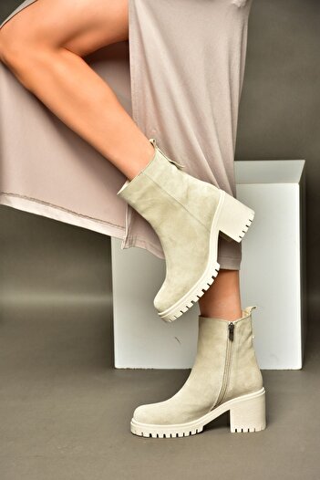 Fox Shoes R654006502 Bej Hakiki Deri Süet Kalın Topuklu Kadın Bot