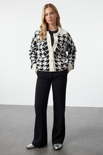 Trendyol Collection Soft Textured Ecru Knitwear Cardigan - Coat Look TWOAW25HI00265