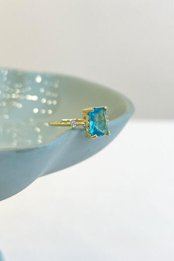 Manuka Light Yellow Vintage Blue Baguette Ring