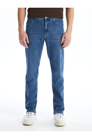 LC Waikiki 779-es modell férfi normál szabású Jean nadrág
