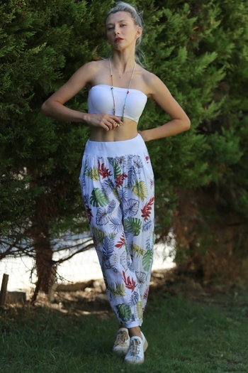 Chiccy Παντελόνι Jogger με διπλή τσέπη με μοτίβο λευκού φύλλου - λαστιχένια μέση, φαρδύ πόδι