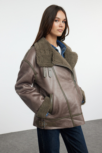 Trendyol Collection Mink Regular Fit Collar Belt Detailed Plush Suede Biker Jacket Coat Twoaw25Mo00011