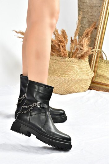 Fox Shoes Γυναικείες μπότες με μαύρη χοντρή σόλα με αλυσίδα L996034509