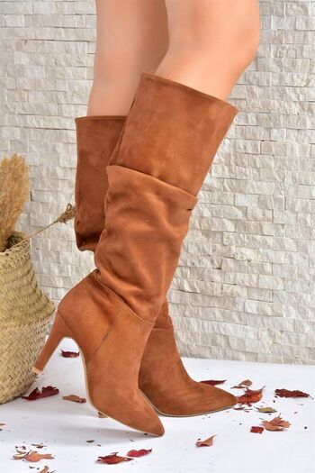 Fox Shoes Γυναικείες μπότες Tan Suede με λεπτό τακούνι L404868002