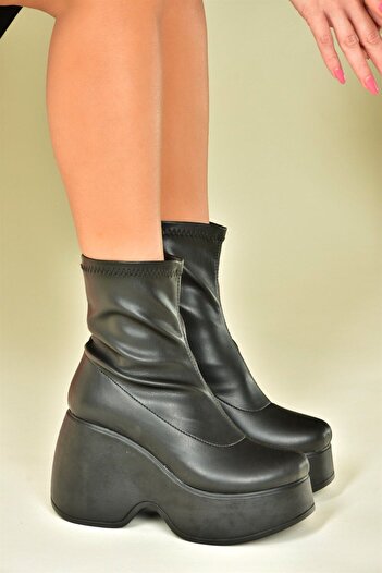 Fox Shoes Siyah Dolgu Tabanlı Günlük Kadın Bot N973333309