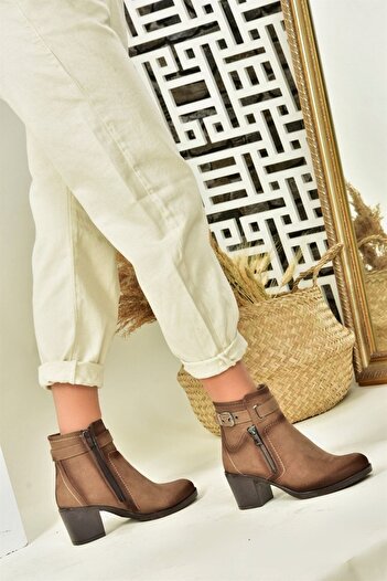 Fox Shoes Γυναικείες μπότες με χοντρό τακούνι Mink Suede L674161502