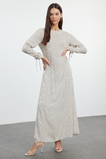 Trendyol Modest Φόρεμα εκρού με μοτίβο πουά - Tctss24eb00271