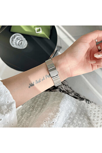 Quse Apple Watch SE/10/9/8/7/6/5/4/3 Uyumlu 42mm-41mm-40mm-38mm Çelik Bilezik İnce Metal Kordon Starlight