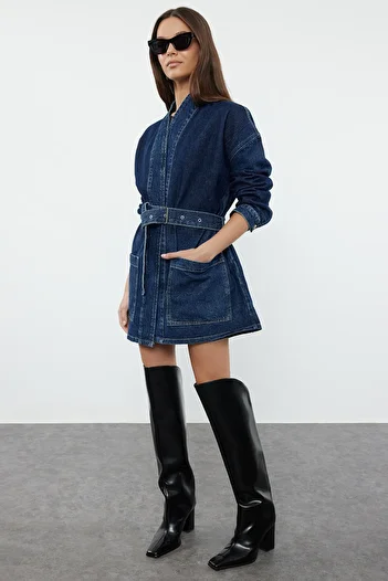 Trendyol Collection Oversize tmavě modrá džínová bunda s páskem - TWOSS21CE0186