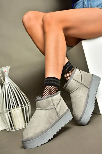 Fox Shoes R612033402 Сірі замшеві ботильйони на товстій підошві жіночі черевики