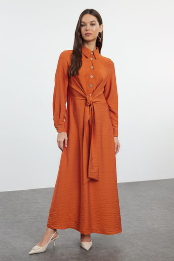 Trendyol Modest Φόρεμα Aerobin πουκάμισο με δέσιμο κανέλας στη μέση TCTAW25EB00075