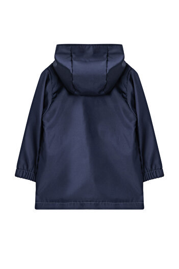 TRENDYOLKIDS Marineblaue Regenmanteljacke mit Kapuze und wasserabweisendem Block – TKDAW25CE00000