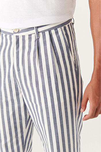 Avva Erkek Beyaz-lacivert Geniş Çizgili Relaxed Fit Pantolon A21y3014