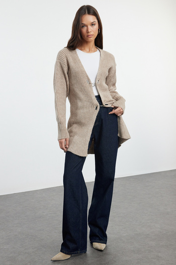 Trendyol Modest Soluňský pletený béžový úpletový cardigan - podrobné příslušenství TCTAW25TH00017
