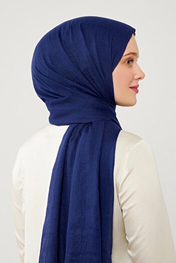 Levidor Indigo Wrinkled Fabric Hawaiian Shawl