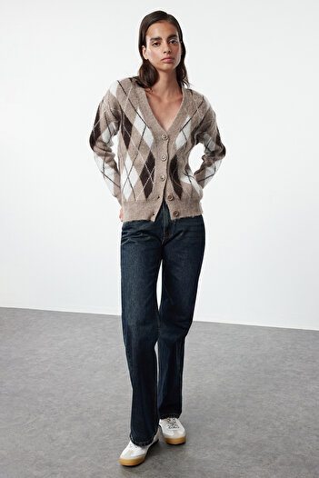 Trendyol Collection Mink V-Neck Soft Textured Plaid Pattern Knitwear Cardigan Twoaw25Hi00276