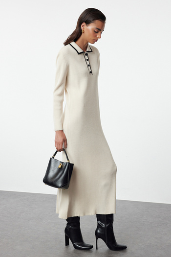 Trendyol Modest Πέτρινο πλεκτό φόρεμα πόλο με κουμπιά πέτρας TCTAW25EB00044