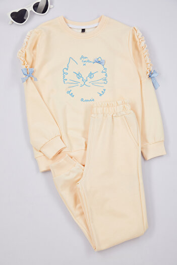 TRENDYOLKIDS Cat Patterned Beige Girl's Pajama Set - Knitted Set Tkdaw25au00077